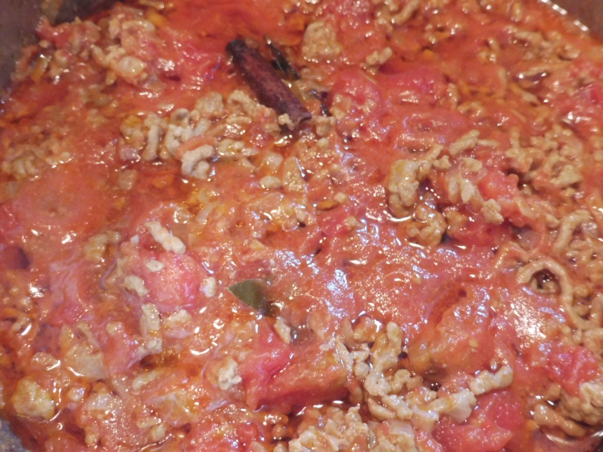 Tomato based minced meat sauce (en) – kimas (gr)